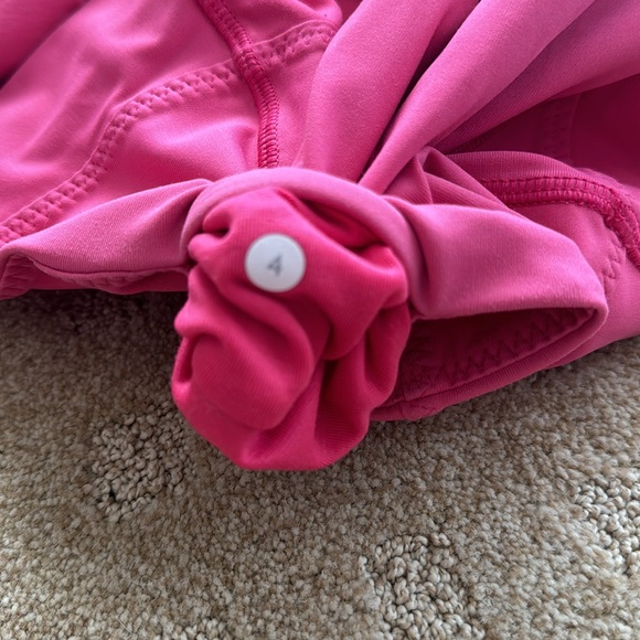 Lululemon bright pink leggings, size 4 - Picture 5 of 8
